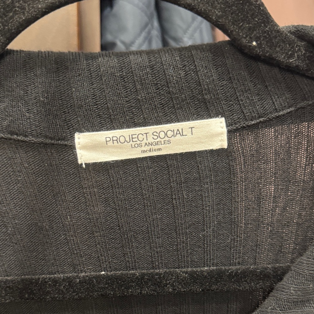 Project Social T Black Ribbed Top never worn - Picture 2 of 2